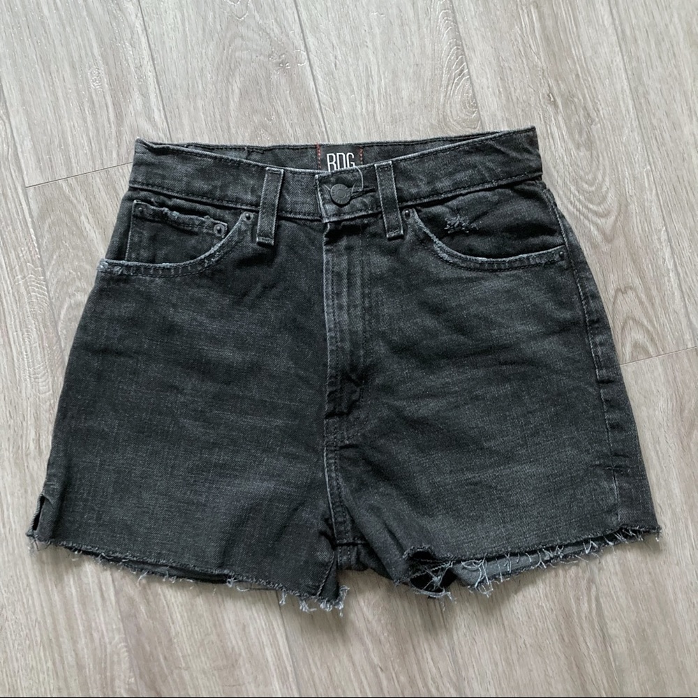 UO BDG Girlfriend High-Waisted Denim Short